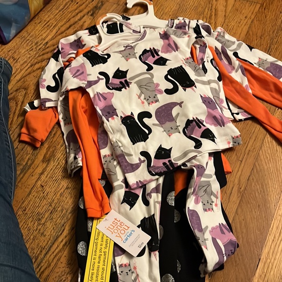 J.o.y by carters Halloween 4 of pajama set - Picture 4 of 4